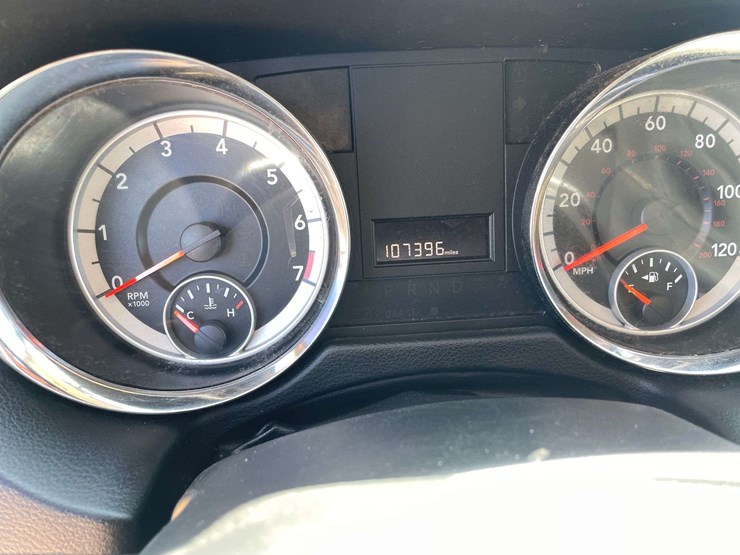 2014-dodge-grand-caravan-image-27