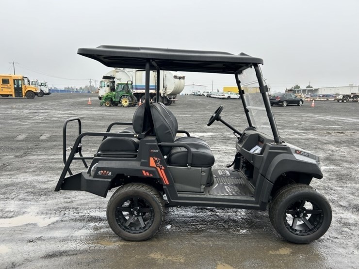 2024-envy-nv4-electric-utility-cart-image-6