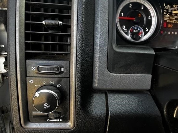 2014-dodge-ram-5500-image-33