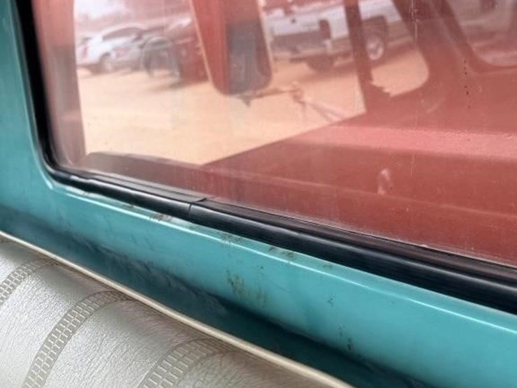 l2---1974-gmc-6500-grain-truck-image-8