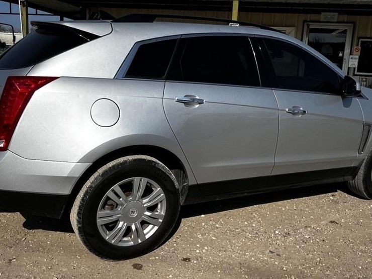 2013-cadillac-srx-image-2