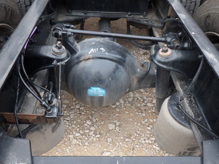 2022-kenworth-t680-image-11