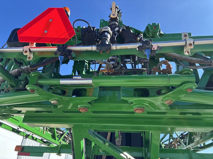 2018-john-deere-r4030-image-34