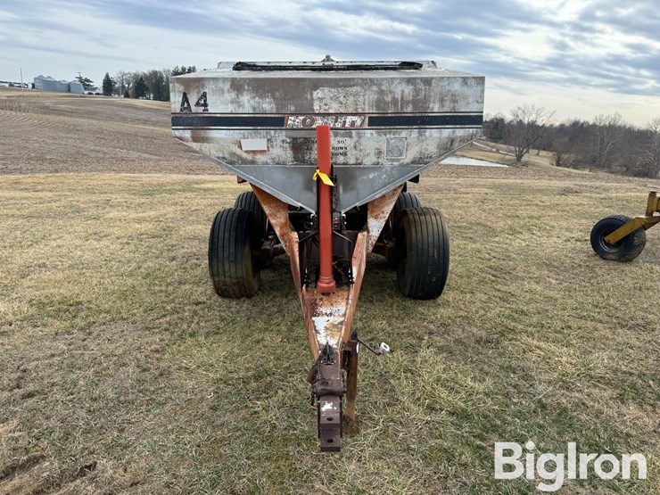 mobility-6.5-ton-pull-type-fertilizer-spreader-image-2