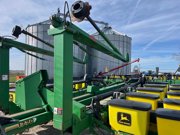 john-deere-1770-image-11