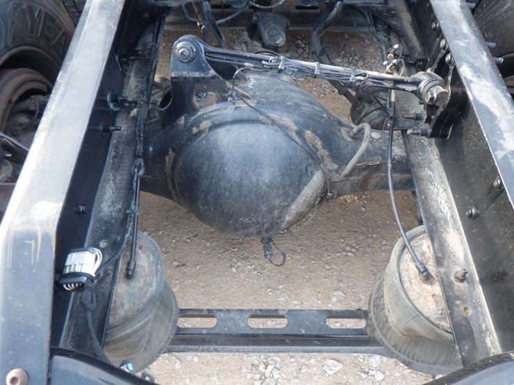 2019-volvo-vnl-760-image-13