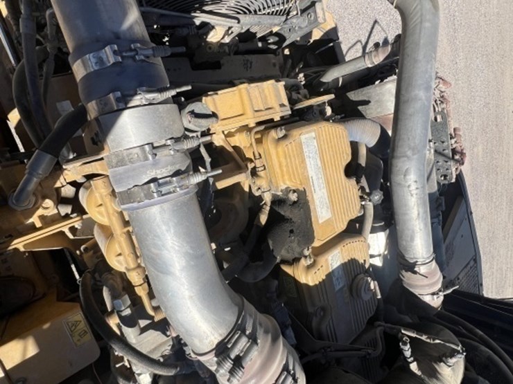 2013-caterpillar-740b-image-50