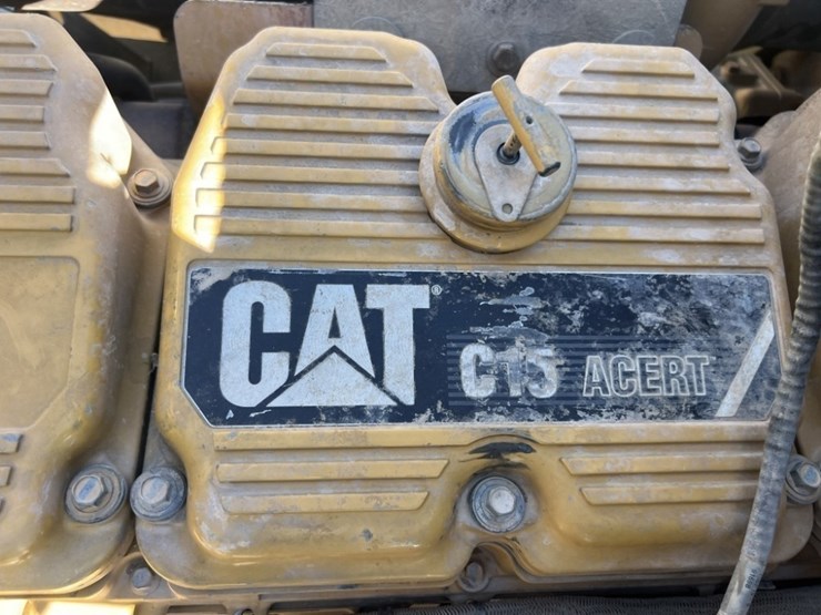 2010-caterpillar-740b-image-39