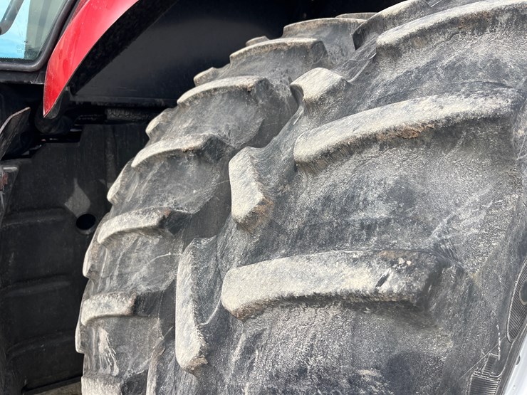 case-ih-magnum-370-cvt-image-16