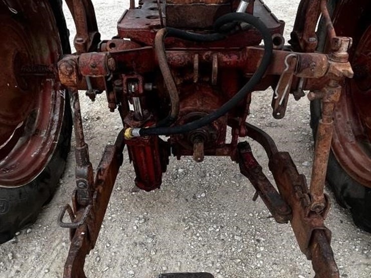 l2---farmall-350-l.p.-gas-image-15