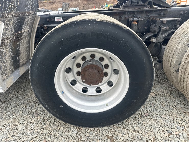 2020-kenworth-t680-image-96