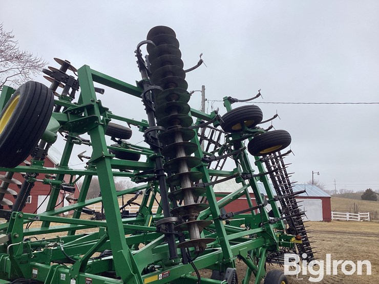 john-deere-2310-image-13