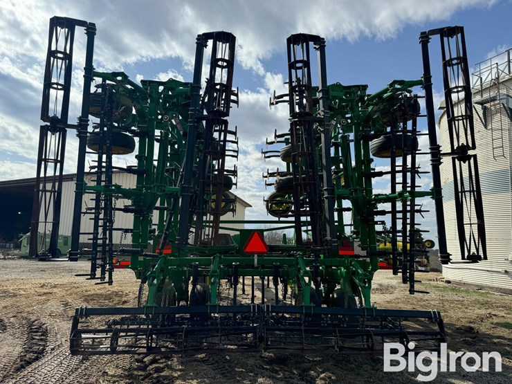 2012-john-deere-2210-image-6