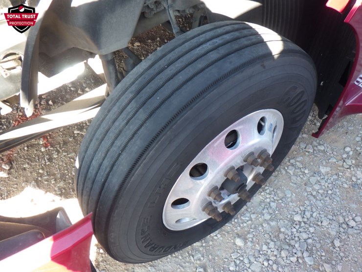 2022-volvo-vnl-300-image-19