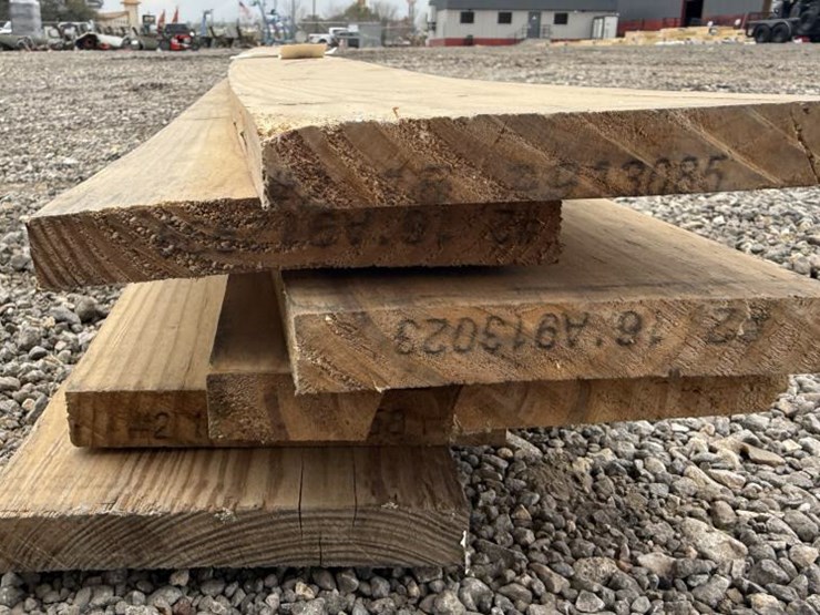 #266-•-bundle-of-lumber---1"-x-6"-x-16'-image-2