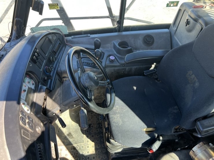 2010-caterpillar-740b-image-33