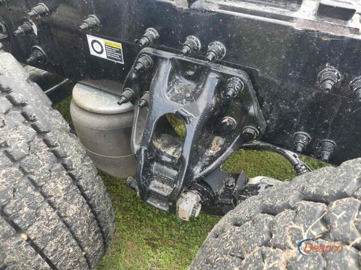 2021-peterbilt-389-image-5