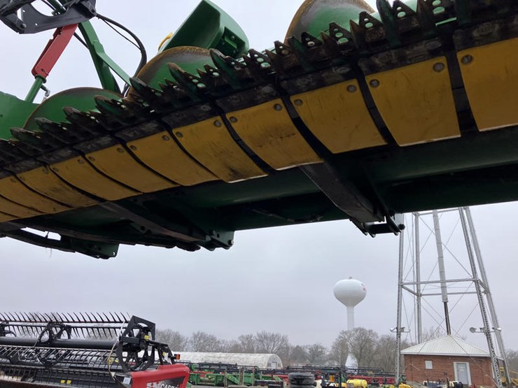 2018-john-deere-635f-image-23