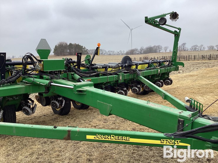 2010-john-deere-1770nt-image-12