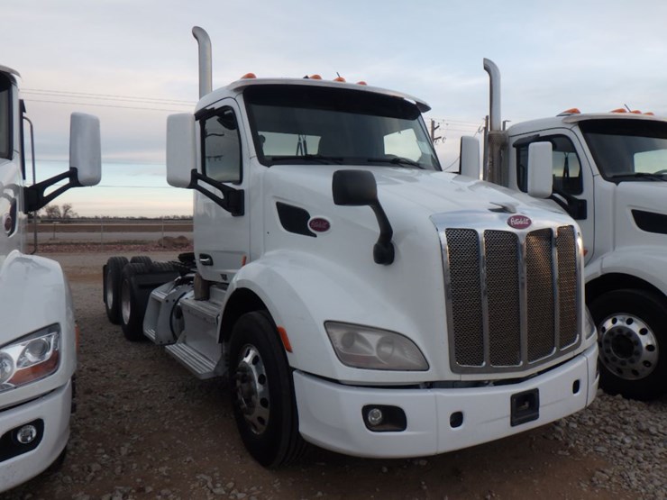 2018-peterbilt-579-image-3