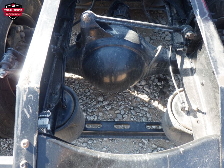 2022-volvo-vnl-300-image-9