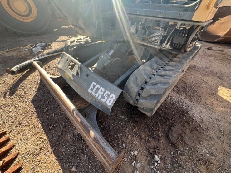 2013-volvo-ecr58-image-12