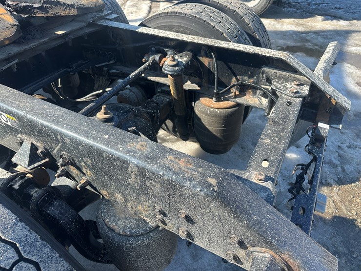 2017-kenworth-t680-image-27