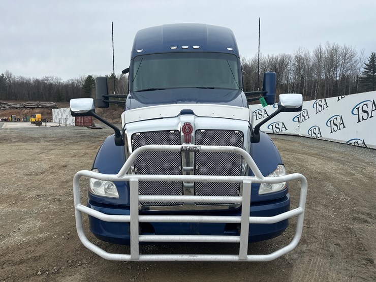 2020-kenworth-t680-image-8