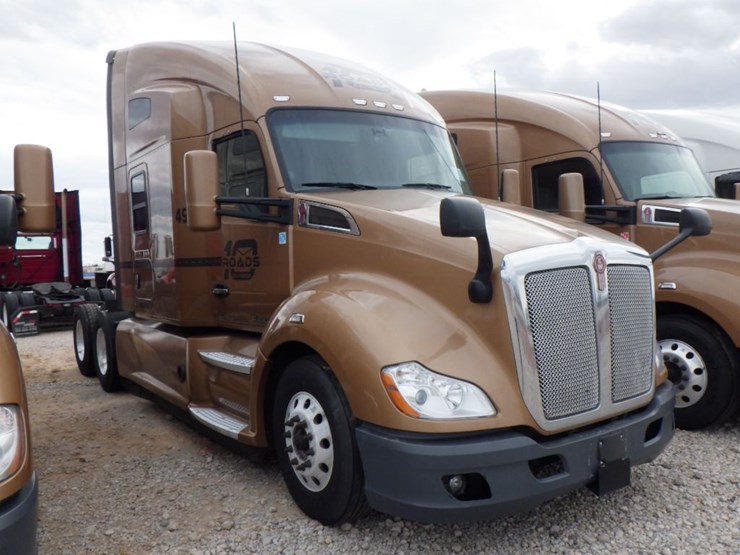 2022-kenworth-t680-image-3