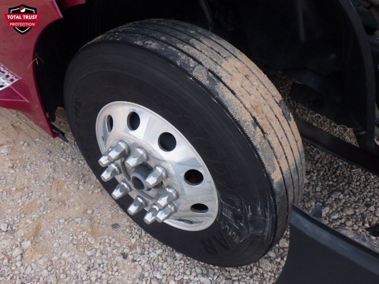 2024-volvo-vnl-300-image-23