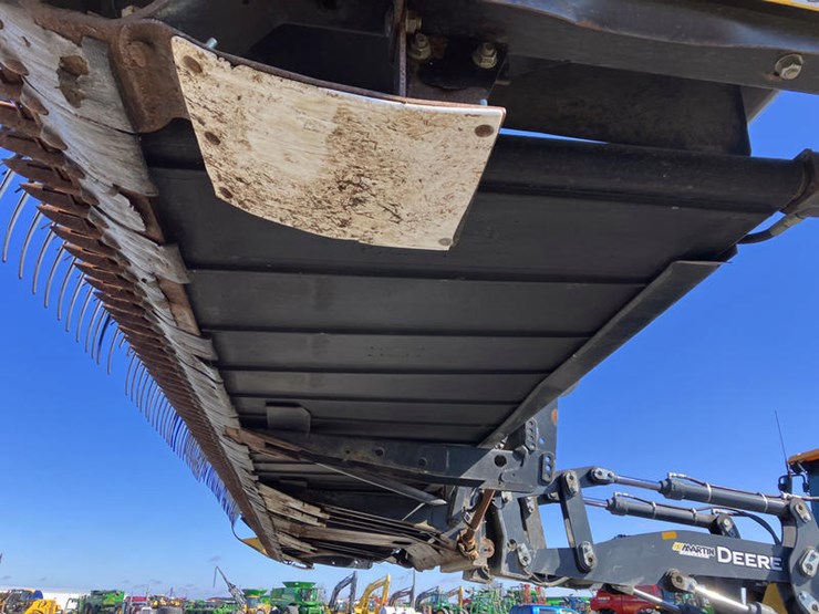 new-holland-84c-image-21