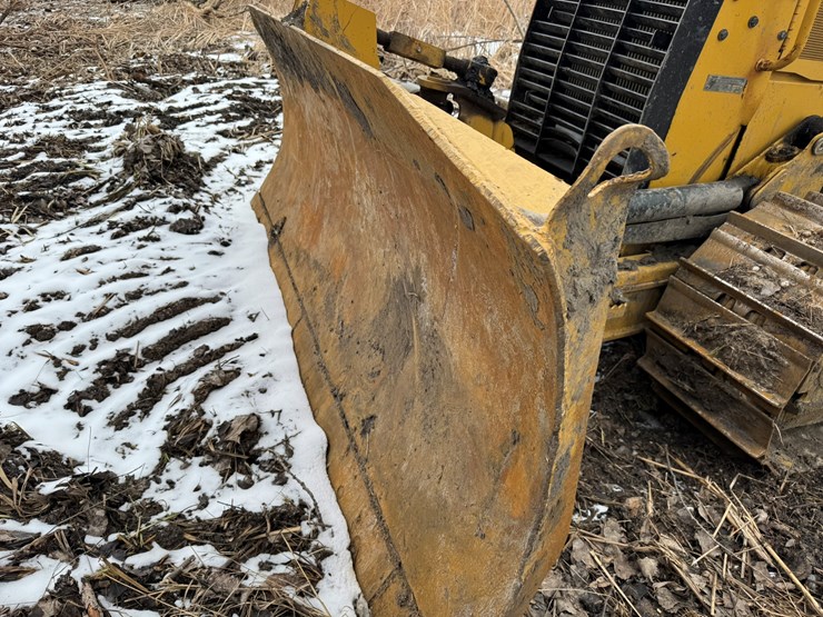 caterpillar-d4k-xl-image-11