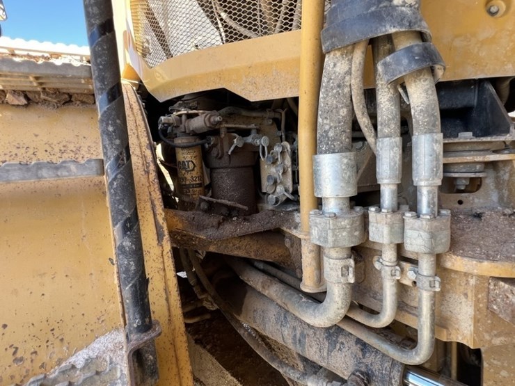 2012-caterpillar-740b-image-29