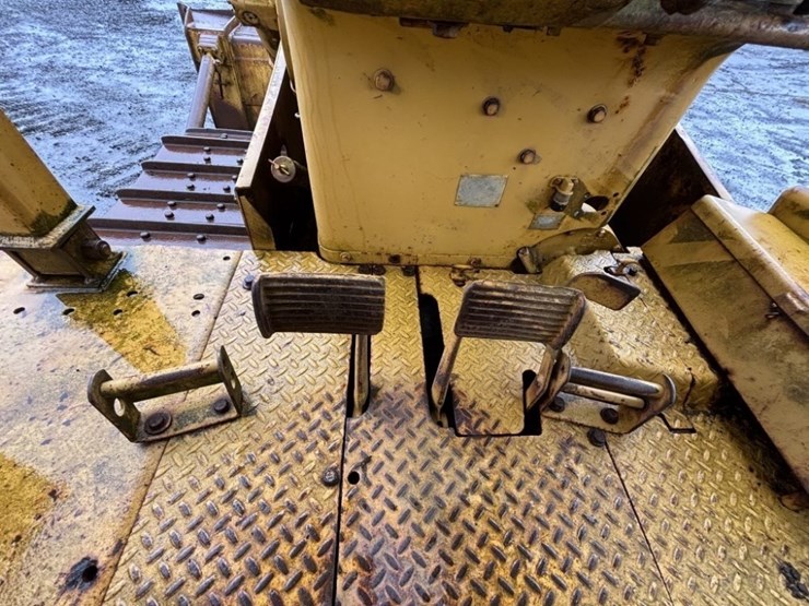 caterpillar-d7-image-26