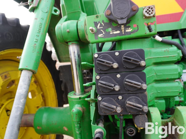 1995-john-deere-8100-image-17