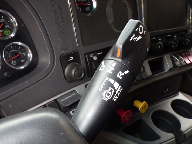 2022-kenworth-t680-image-18