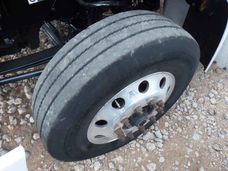 2018-peterbilt-579-image-22