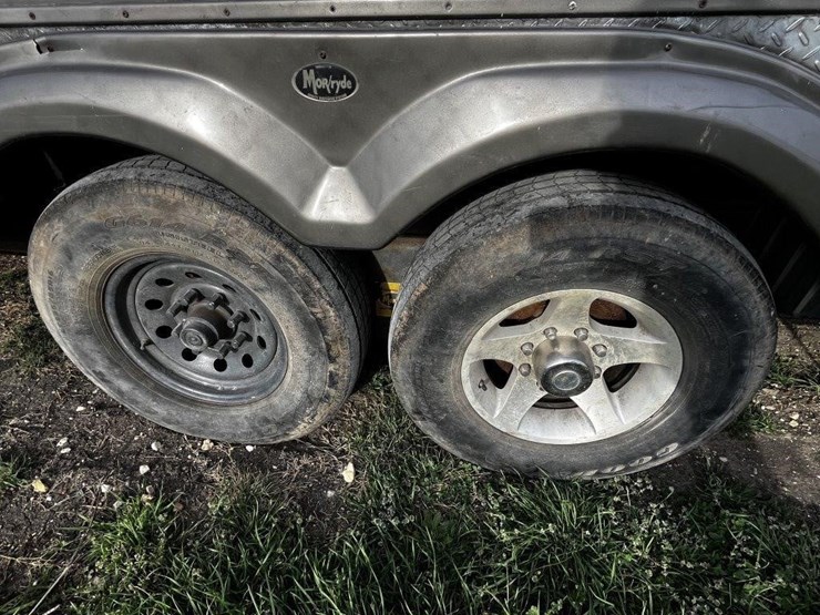 l1--2006-escalade-32'-travel-trailer-image-11