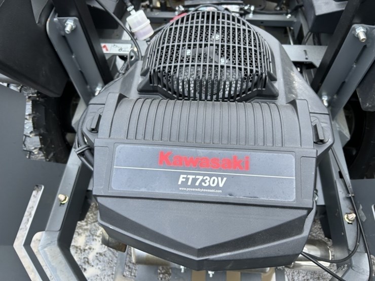 2023-spartan-srt-xde-zero-turn-mower-image-31