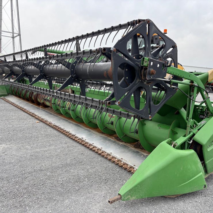 2010 JOHN DEERE 635F