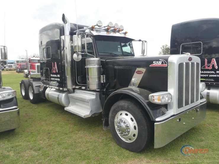 2020-peterbilt-389-image-1
