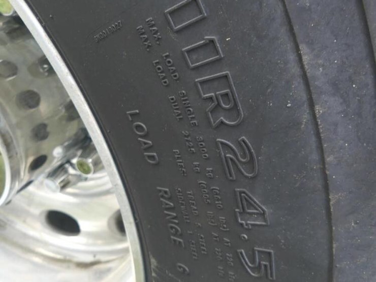 2021-peterbilt-389-image-8