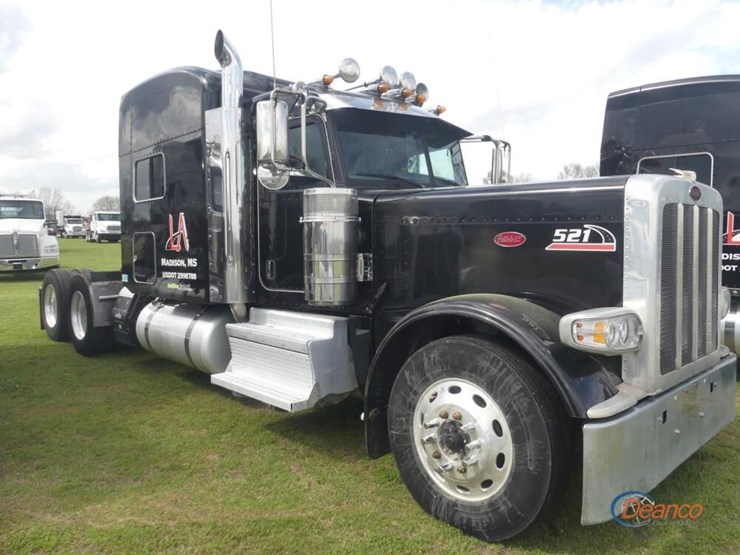 2021-peterbilt-389-image-1