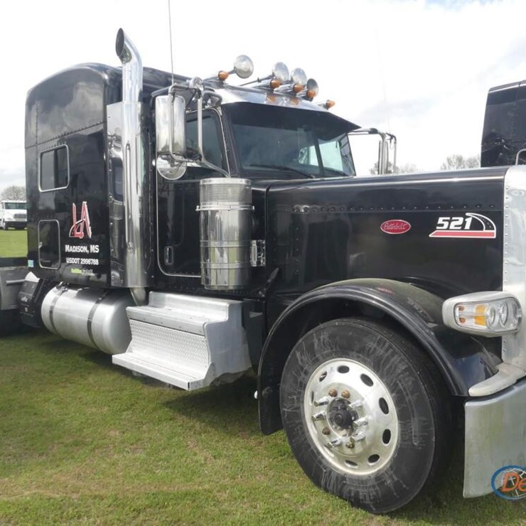 2021 PETERBILT 389