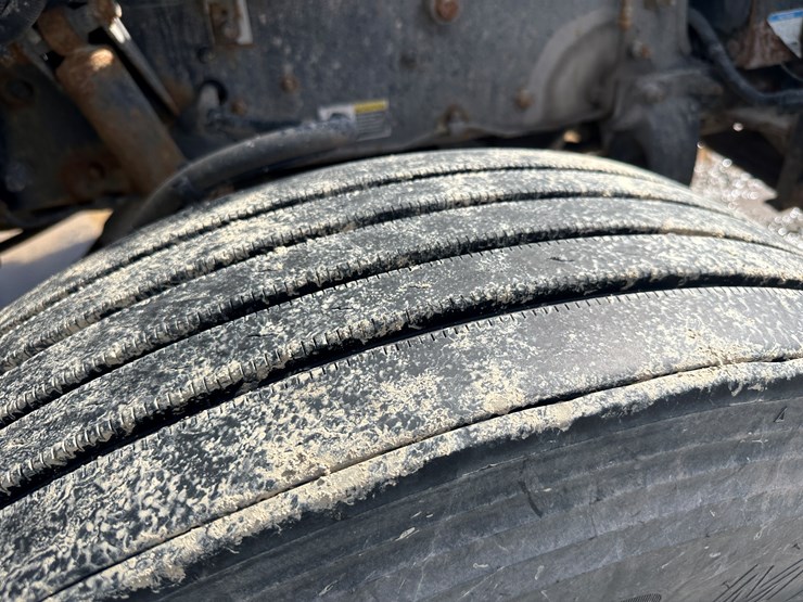 2015-peterbilt-337-image-60