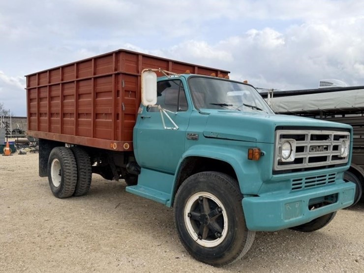 l2---1974-gmc-6500-grain-truck-image-1