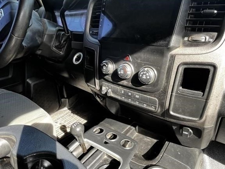 2014-dodge-ram-5500-image-27