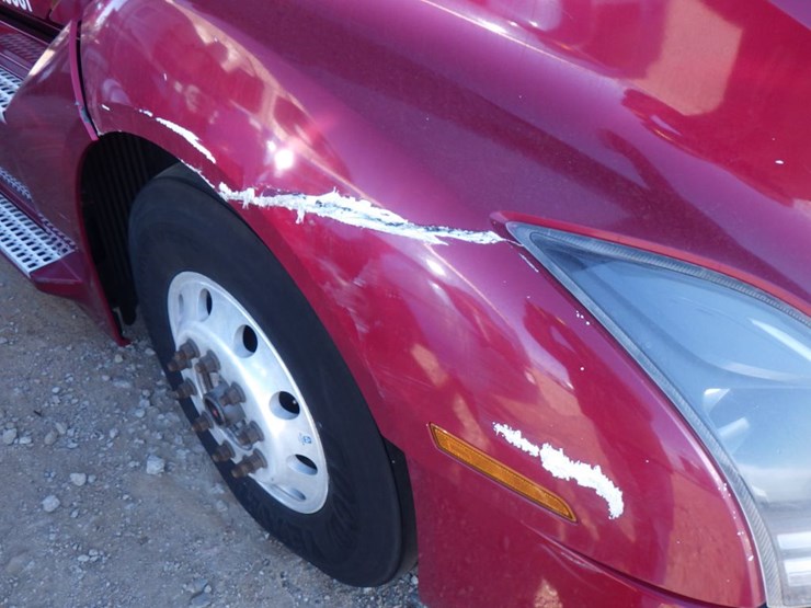 2020-volvo-vnl-760-image-4