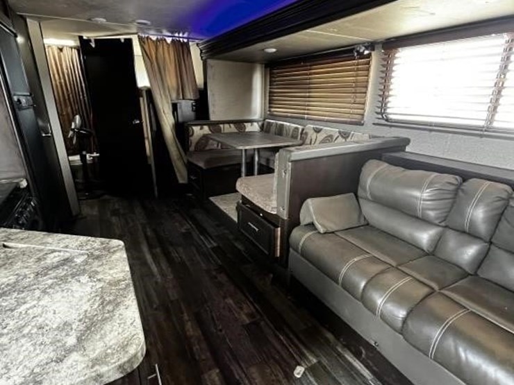 l2--2016-forest-river-travel-trailer-image-32