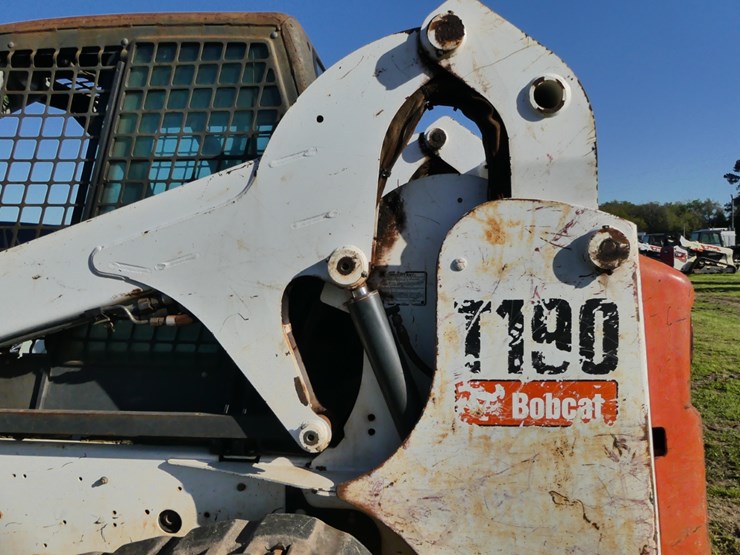 2013-bobcat-t190-image-5